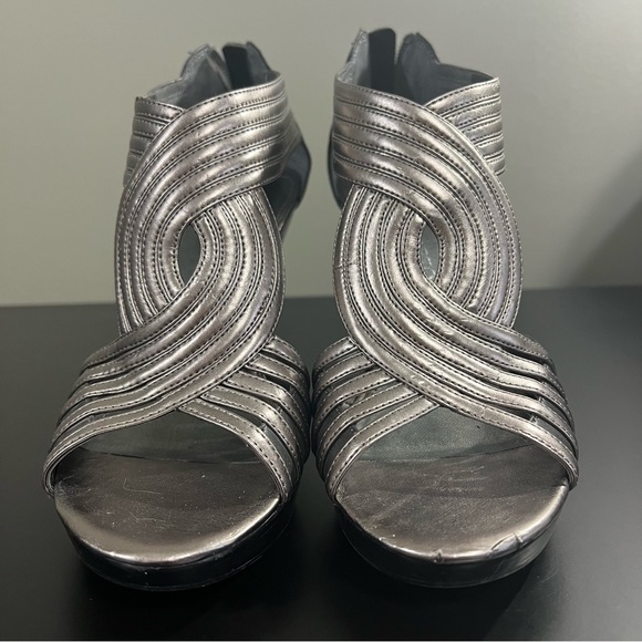 EUC Franco Sarto Metallic Silver and Dark Grey Heels 8.5 - Picture 8 of 15